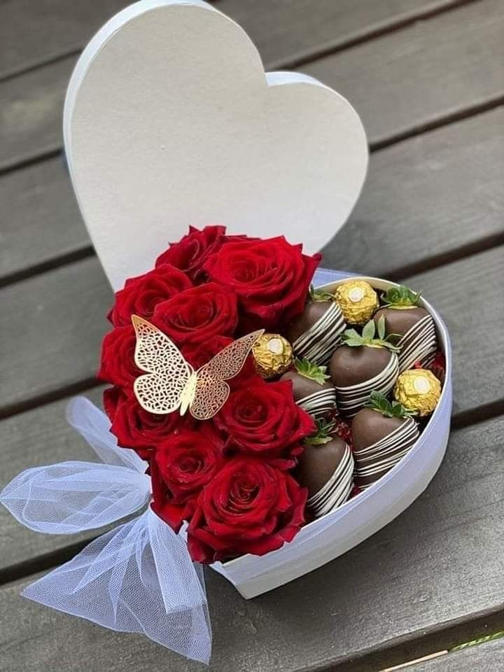 Caja de regalo en forma de corazon con tapa
