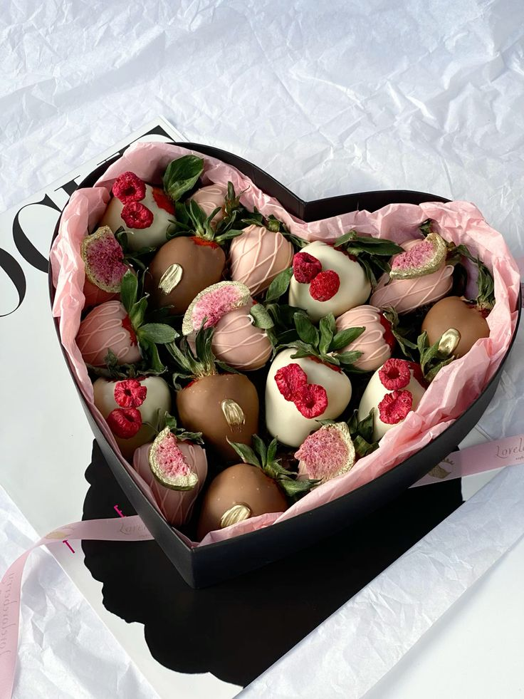 Caja de regalo en forma de corazon con tapa