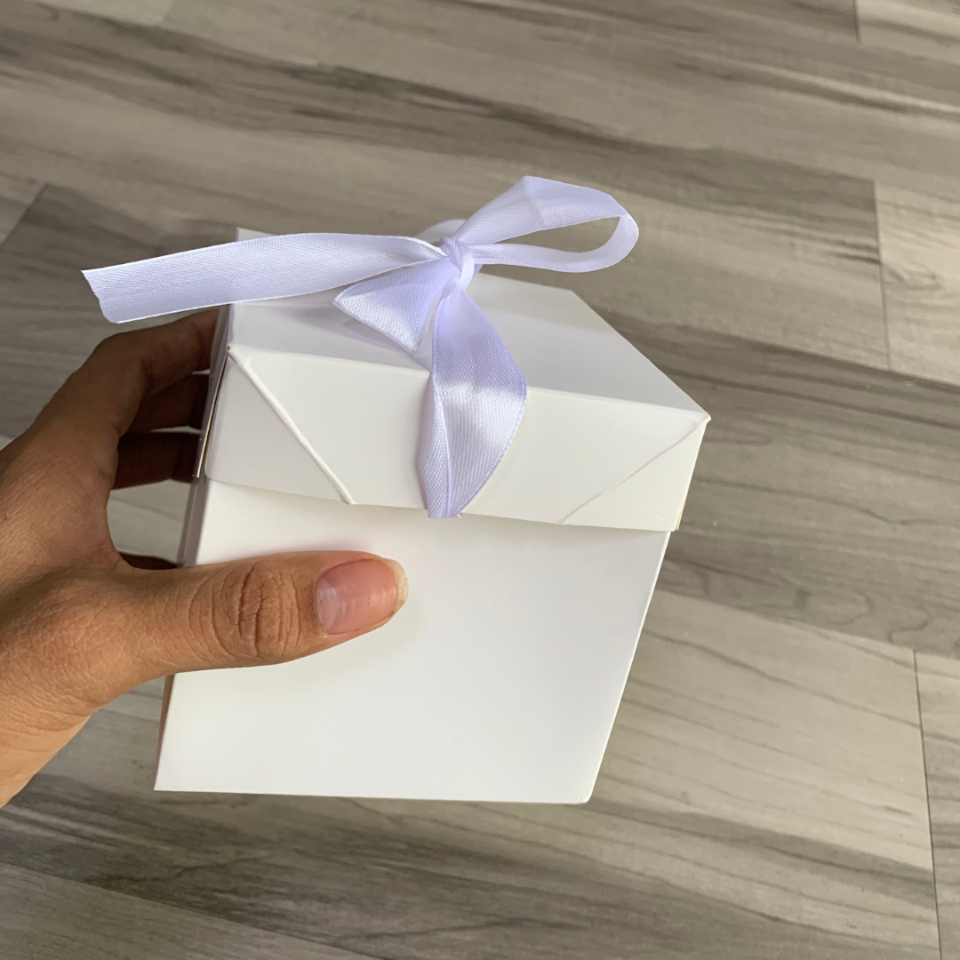 Caja de cartoncillo armable cuadrada armable con lazo (XS, S, M, L, XL)