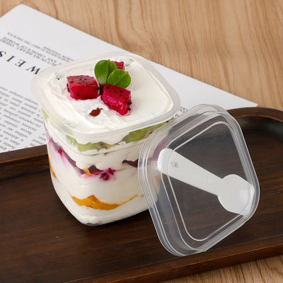 Envase plástico transparente con cucharita para postre