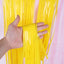 Cortina de flecos en variación de tonos pasteles color mate de 3.2 x 6.6 pies para decoración.   Foil Fringe Curtain