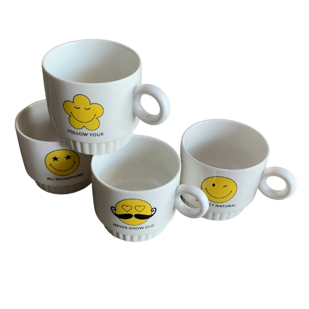 Juego de Taza con diseño de carita feliz (set de 4 tazas)