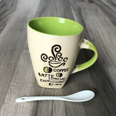 Taza de vidrio con cucharita